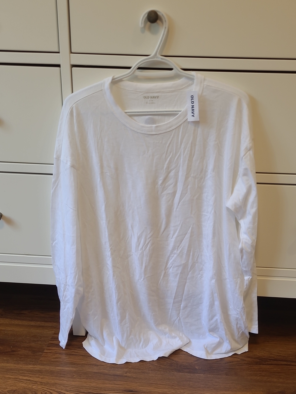Old Navy White Long-Sleeve Crewneck Tee - Women's